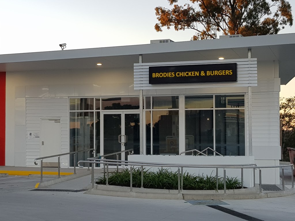 Brodies Chicken & Burgers Ipswich | restaurant | 10 Lawrence St, North Ipswich QLD 4305, Australia | 0731435207 OR +61 7 3143 5207