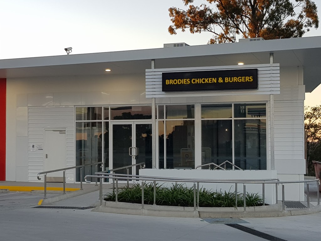 Brodies Chicken & Burgers Ipswich | 10 Lawrence St, North Ipswich QLD 4305, Australia | Phone: (07) 3143 5207