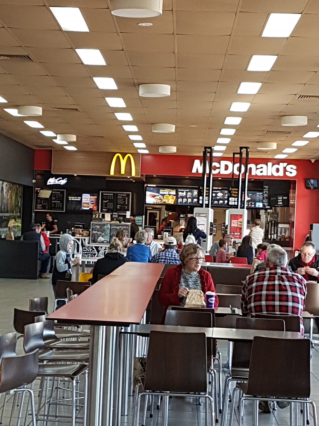 McDonalds Euroa | cafe | Euroa Service Centre, Hume Fwy, Euroa VIC 3666, Australia | 0357951185 OR +61 3 5795 1185