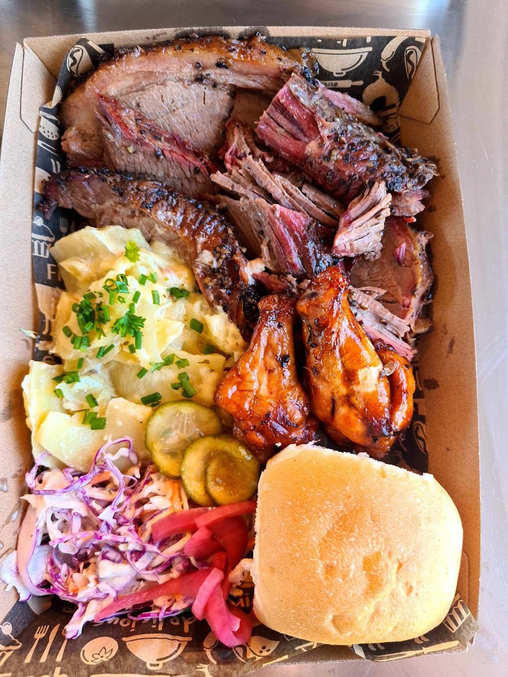 Smokin M Bbq | Morilla st, Opal St, Lightning Ridge NSW 2834, Australia | Phone: 0407 030 810