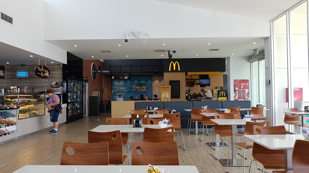 Mcdonalds Rockbank Inbound | cafe | 1789-1913 Western Fwy, Rockbank VIC 3335, Australia | 0397471513 OR +61 3 9747 1513