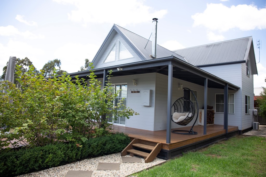 BlueMill Cottage | 9 Blue Wren Cl, Bright VIC 3741, Australia | Phone: 0407 078 744