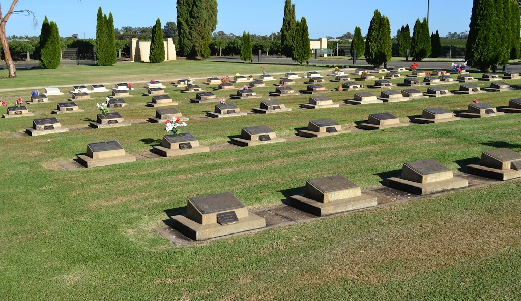 Barmera Cemetery and Garden of Memory | cemetery | 131 McKenzie Rd, Barmera SA 5345, Australia | 0885882031 OR +61 8 8588 2031