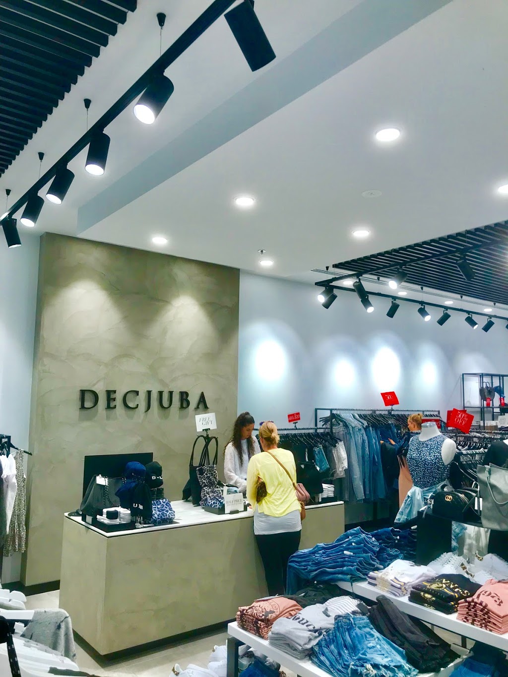 Decjuba | Victoria Gardens Shopping Centre, Shop 26/620 Victoria St, Richmond VIC 3121, Australia | Phone: (03) 9429 8166