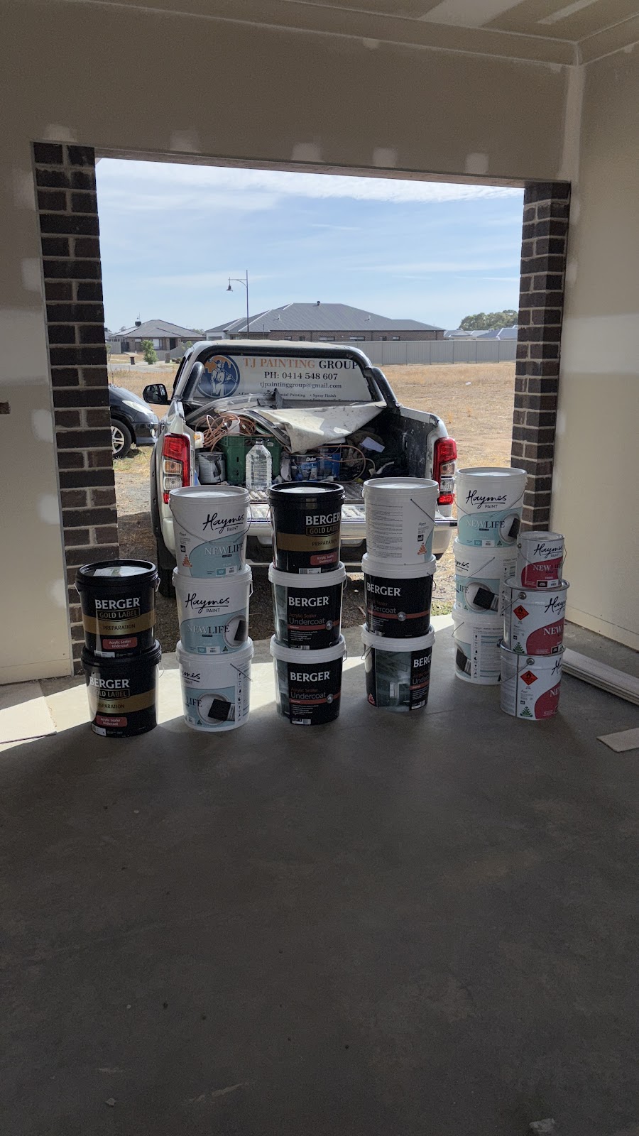 TJ PAINTING GROUP PTY LTD | 73 Wattlebird Dr, Lara VIC 3212, Australia | Phone: 0414 548 607
