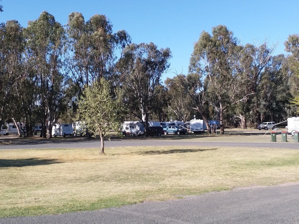 Gumbend Lake Facilities | rv park | Condobolin NSW 2877, Australia