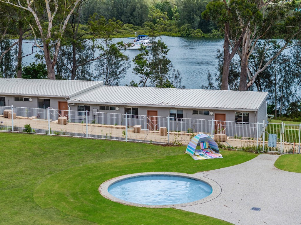 Sunlit on the Clyde | 1 Bridge View Rd, Nelligen NSW 2536, Australia | Phone: 0473 020 776