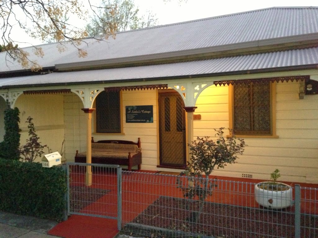 Rose Cottage Accommodation Bathurst | real estate agency | 144 Keppel St, Bathurst NSW 2795, Australia | 0263375111 OR +61 2 6337 5111