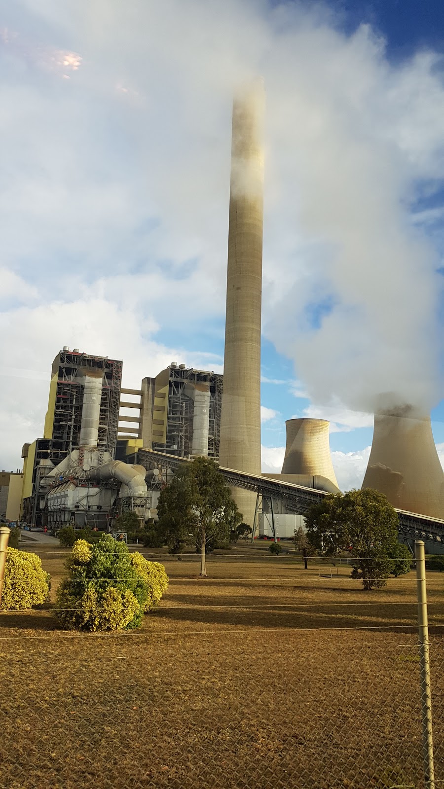 Loy Yang B Power Station | Bartons Ln, Traralgon VIC 3844, Australia | Phone: (03) 5177 2000