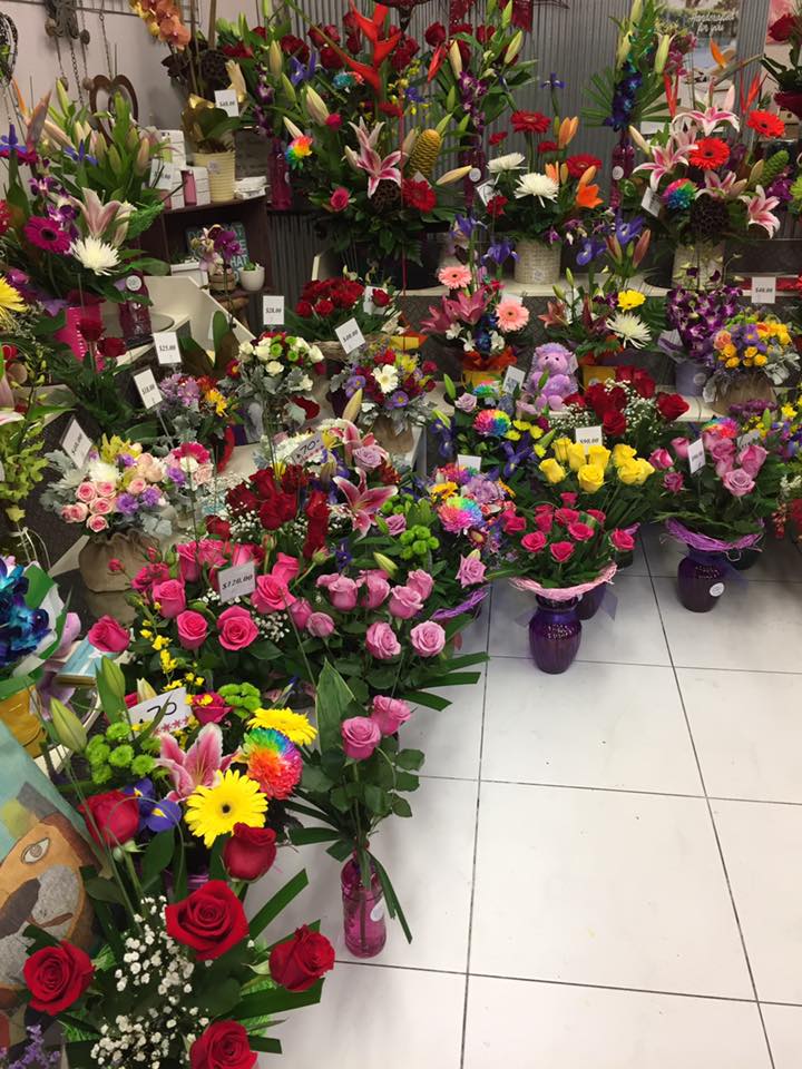 Bloomin Mad Flowers | florist | Four Seasons House, Shop 13/191-203 Anketell St, Greenway ACT 2900, Australia | 0261622906 OR +61 2 6162 2906