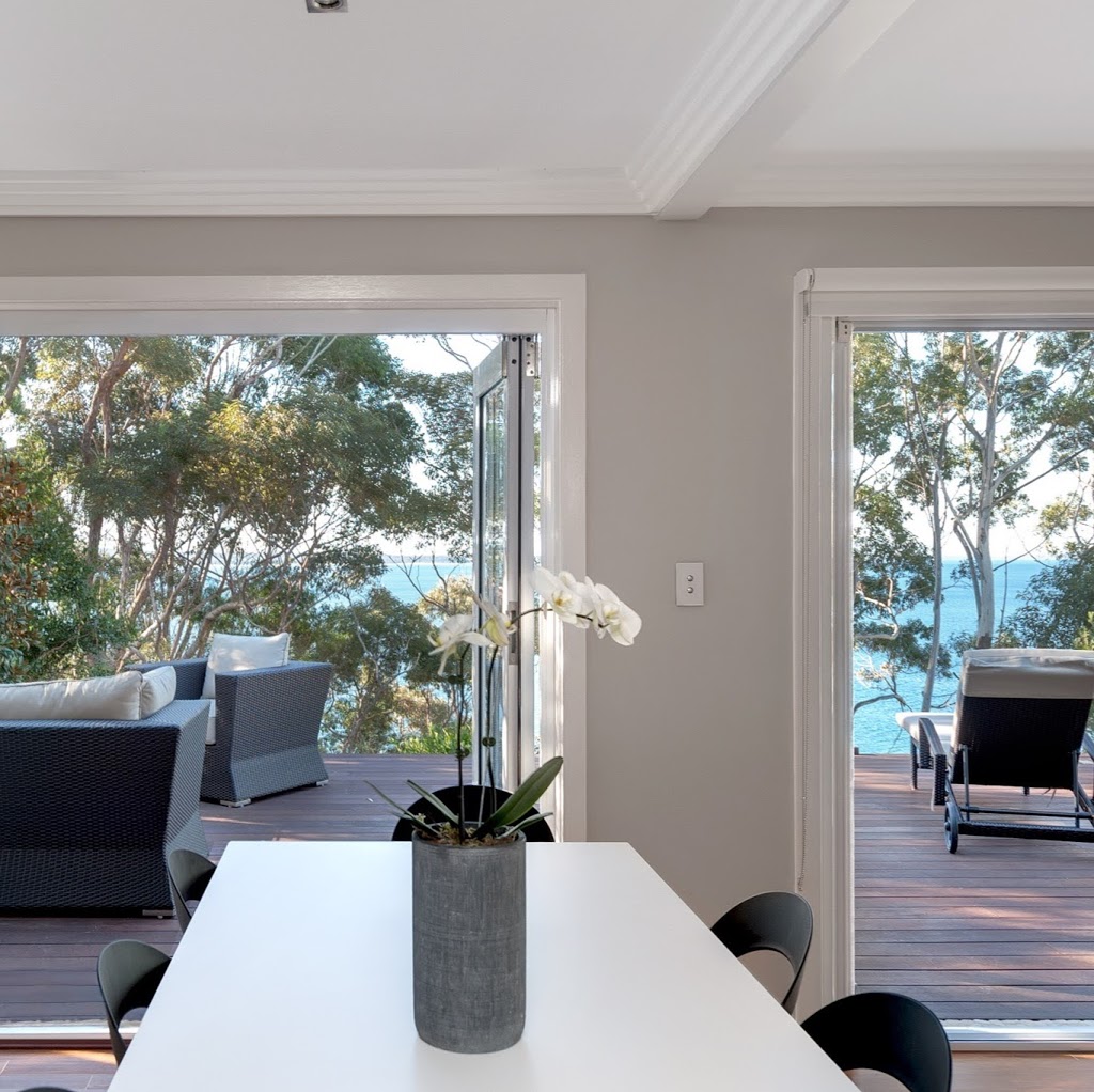 Bannisters Oceanfront Holiday House | 171 Mitchell Parade, Mollymook Beach NSW 2539, Australia | Phone: 0406 650 650