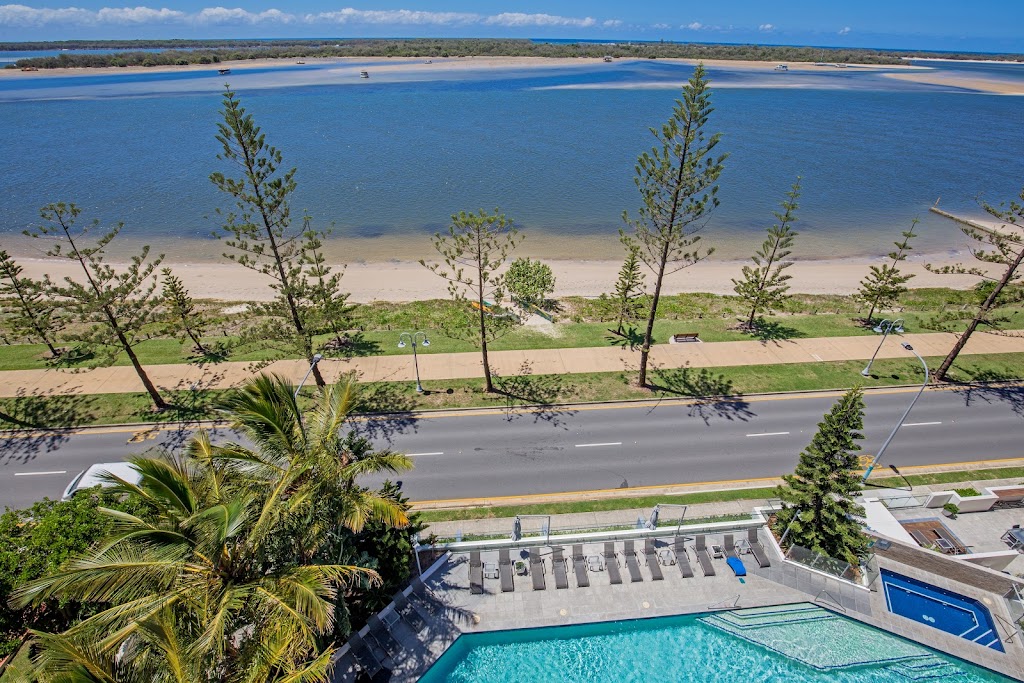 Silvershore Apartments On The Broadwater | 21 Brighton St, Biggera Waters QLD 4216, Australia | Phone: (07) 5500 2000