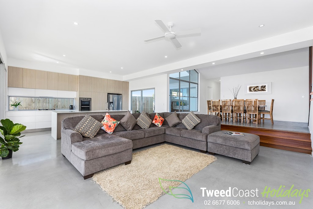 Tweed Coast Holiday Homes | 3 Coronation Ave, Pottsville NSW 2489, Australia | Phone: (02) 6674 4004