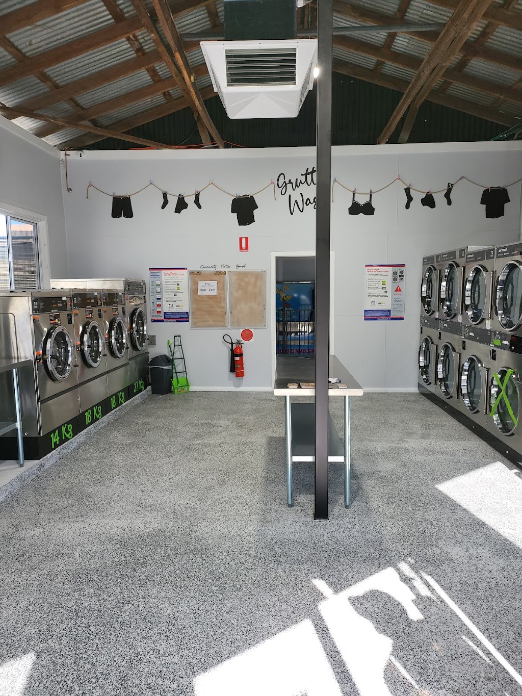 Grutts and Mutts Wash Laundromat and Dog Wash | laundry | 44 Alice St, Moree NSW 2400, Australia | 0417278276 OR +61 417 278 276