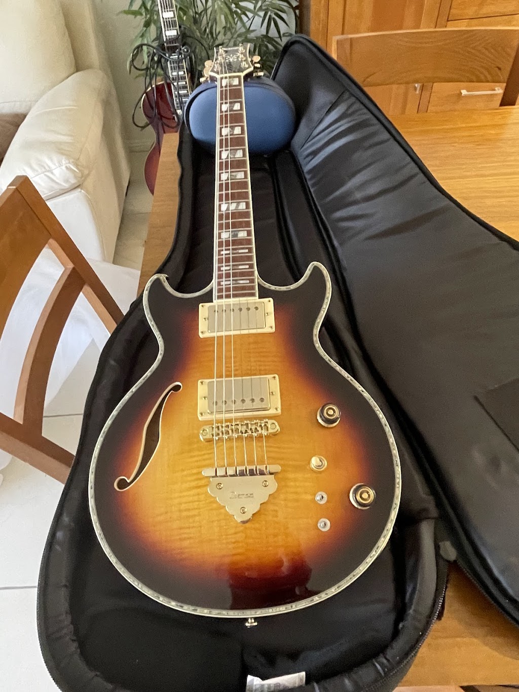 Mastena Guitars | 20 Siesta St, Camira QLD 4300, Australia | Phone: 0426 971 743