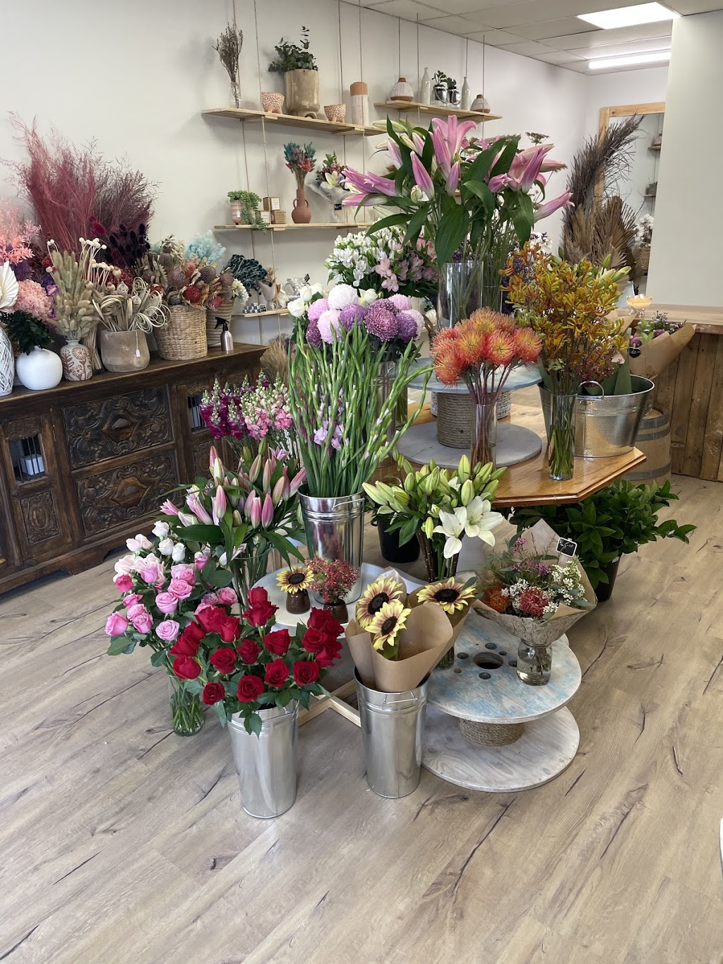 The Green House Collective | florist | Shop. 8/221-225 River St, Maclean NSW 2463, Australia | 0422984331 OR +61 422 984 331