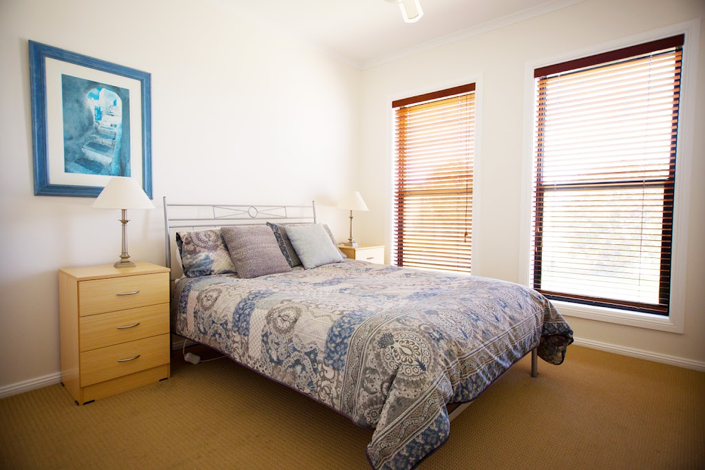 Tumby Marina Villas | 31 Graham Smelt Causeway, Tumby Bay SA 5605, Australia | Phone: 0427 615 460