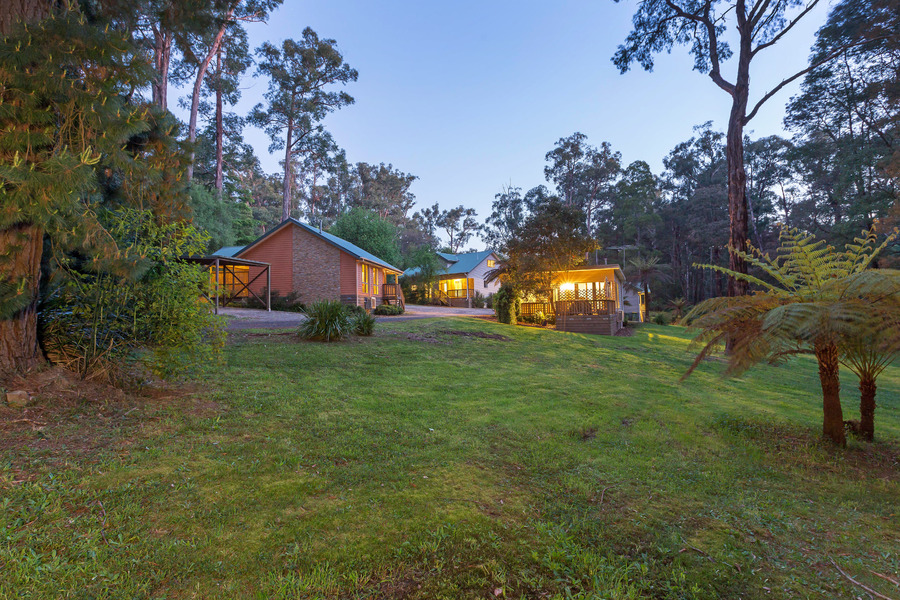 Emerald Creek Cottages | 135 Emerald-Monbulk Rd, Emerald VIC 3782, Australia