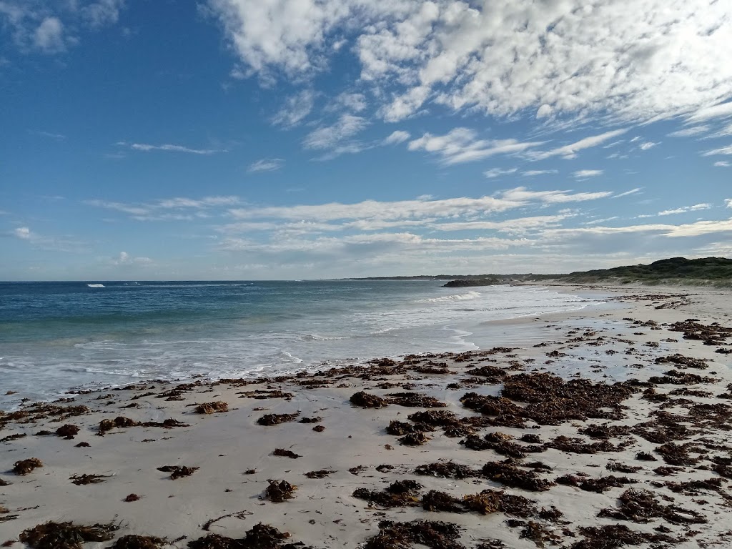 Beachsands Ledge Point General Store | 13 Prince St, Ledge Point WA 6043, Australia | Phone: (08) 9655 1041