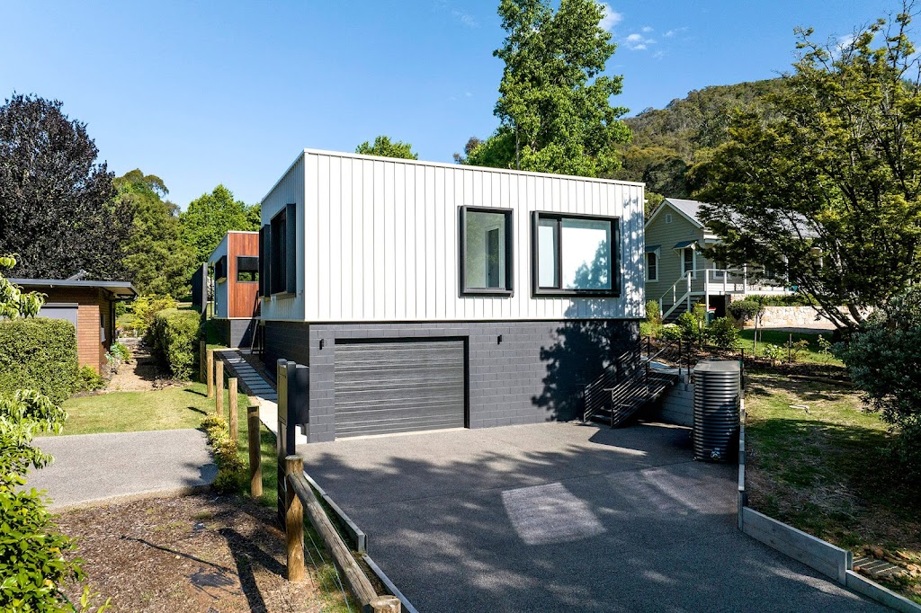 Bright Alpine Builders | 34 Rayner Track, Porepunkah VIC 3740, Australia | Phone: 0418 607 666
