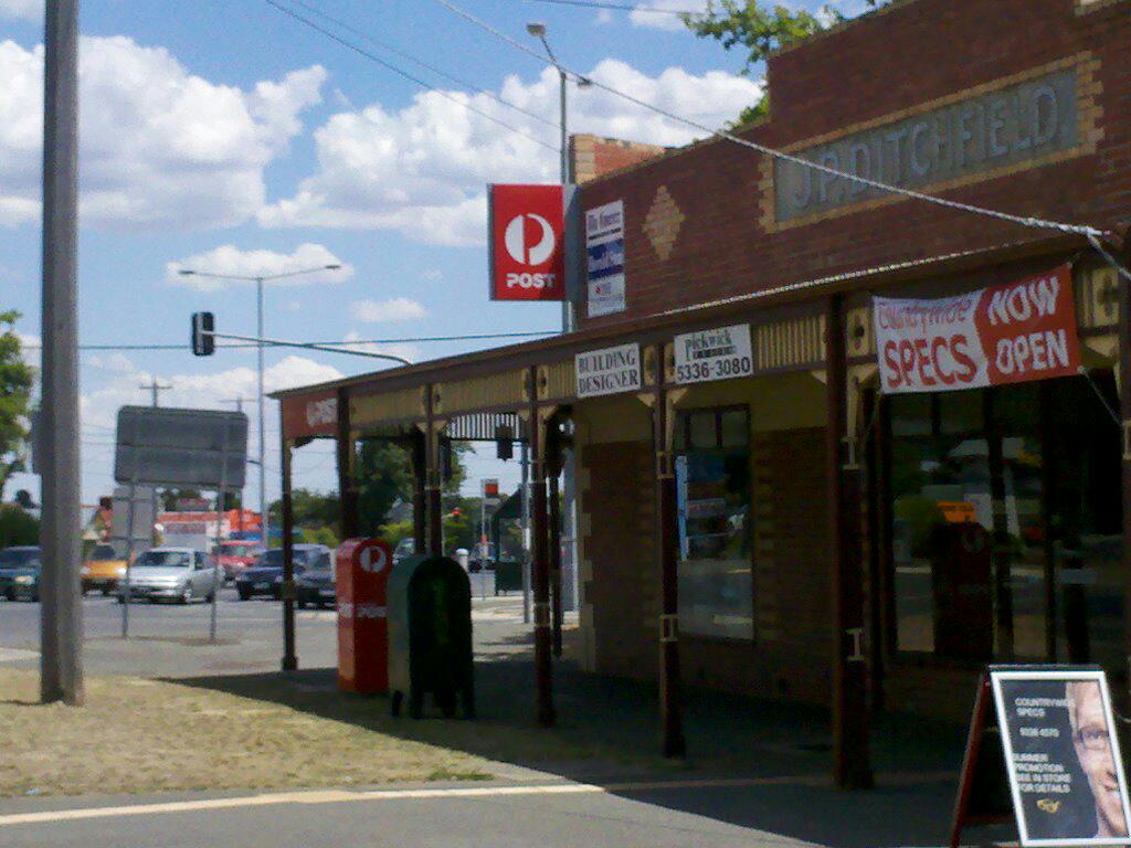 Australia Post - Redan LPO | post office | 628 Drummond St S, Redan VIC 3350, Australia | 0353358255 OR +61 3 5335 8255
