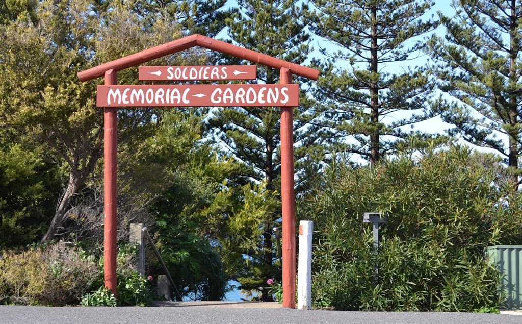 Soldiers Memorial Gardens | park | Murray Pl, Port Elliot SA 5212, Australia