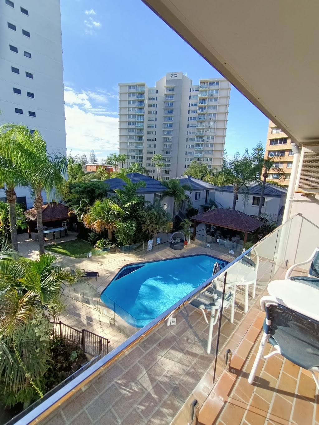 Burleigh Palms Holiday Apartments | lodging | 1849 Gold Coast Hwy, Burleigh Heads QLD 4220, Australia | 0755763955 OR +61 7 5576 3955