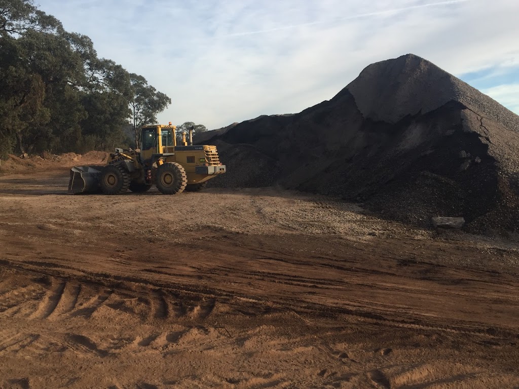 Miskles Earthmoving | 10 Kandos Tip Rd, Rylstone NSW 2848, Australia | Phone: (02) 6379 1256