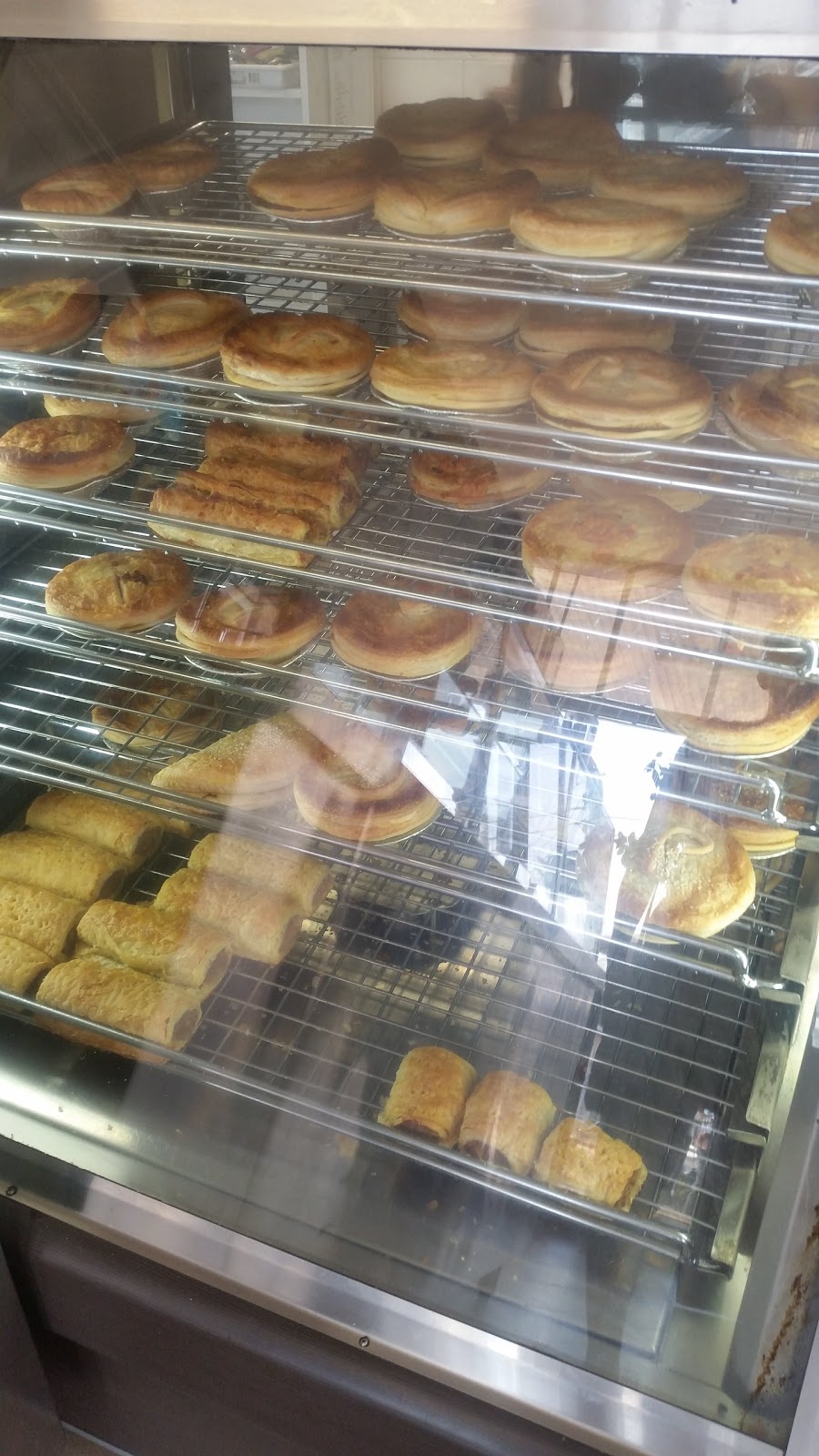Les Bakery and Coffee | bakery | 64 Maitland St, Branxton NSW 2335, Australia | 0249383900 OR +61 2 4938 3900