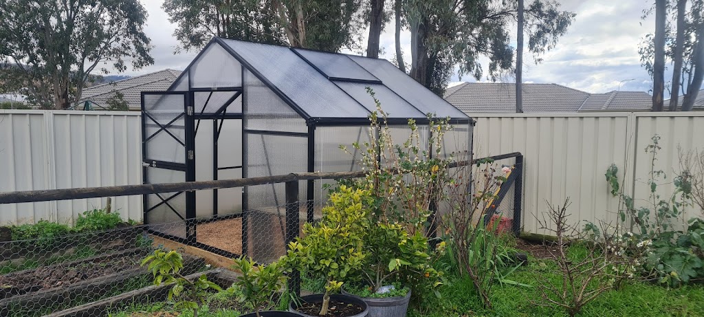Sproutwell Greenhouses & Decor | food | 2/9 Hogan Ct, Pakenham VIC 3810, Australia | 1300657174 OR +61 1300 657 174