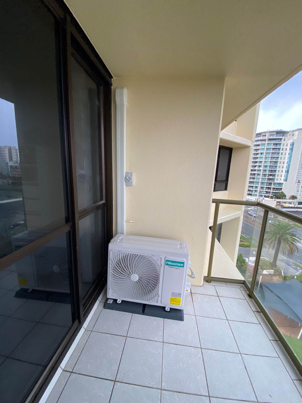 Get Lit Solar and Electrical | 1 Cova Blvd, Hope Island QLD 4212, Australia | Phone: 0414 021 987