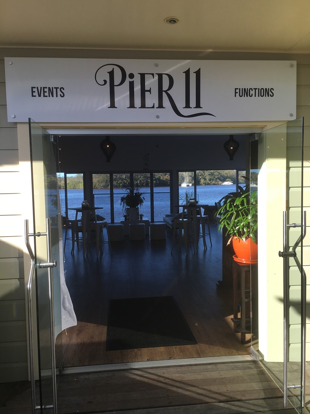 Pier 11 Restaurant Bar Events | 1a/2 Parkyn Ct, Tewantin QLD 4565, Australia | Phone: (07) 5474 4799