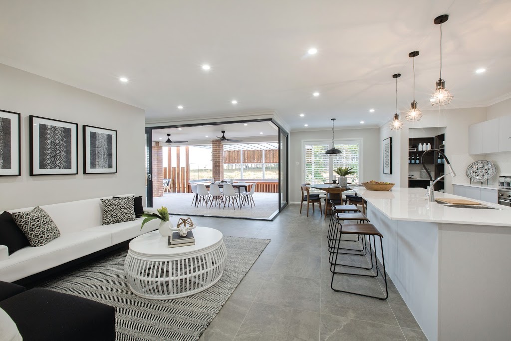 Eden Brae Homes - HomeWorld Thornton | 2 Kingham Cct, Thornton NSW 2322, Australia | Phone: (02) 9045 4402