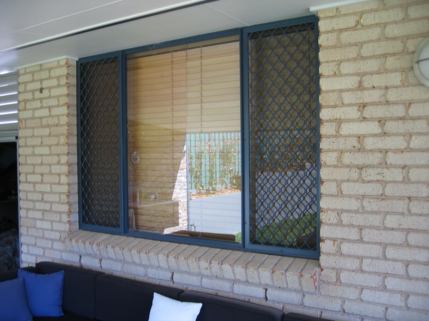 Smith Aluminium Security Doors & Shutters | 1 Maya Dr, Medowie NSW 2318, Australia | Phone: 0402 907 390