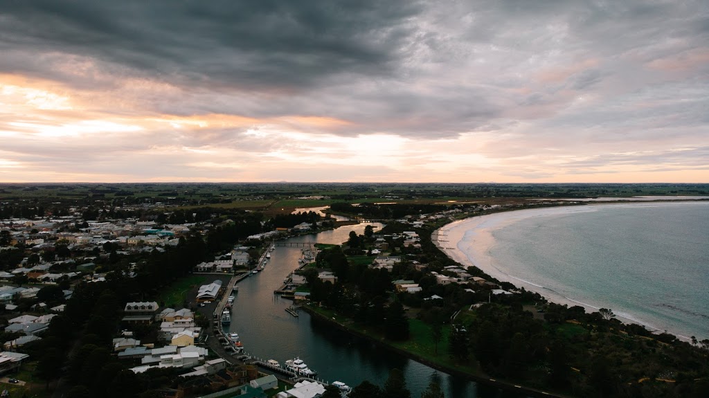 Car Park access to Griffiths Island | Ocean Dr, Port Fairy VIC 3284, Australia