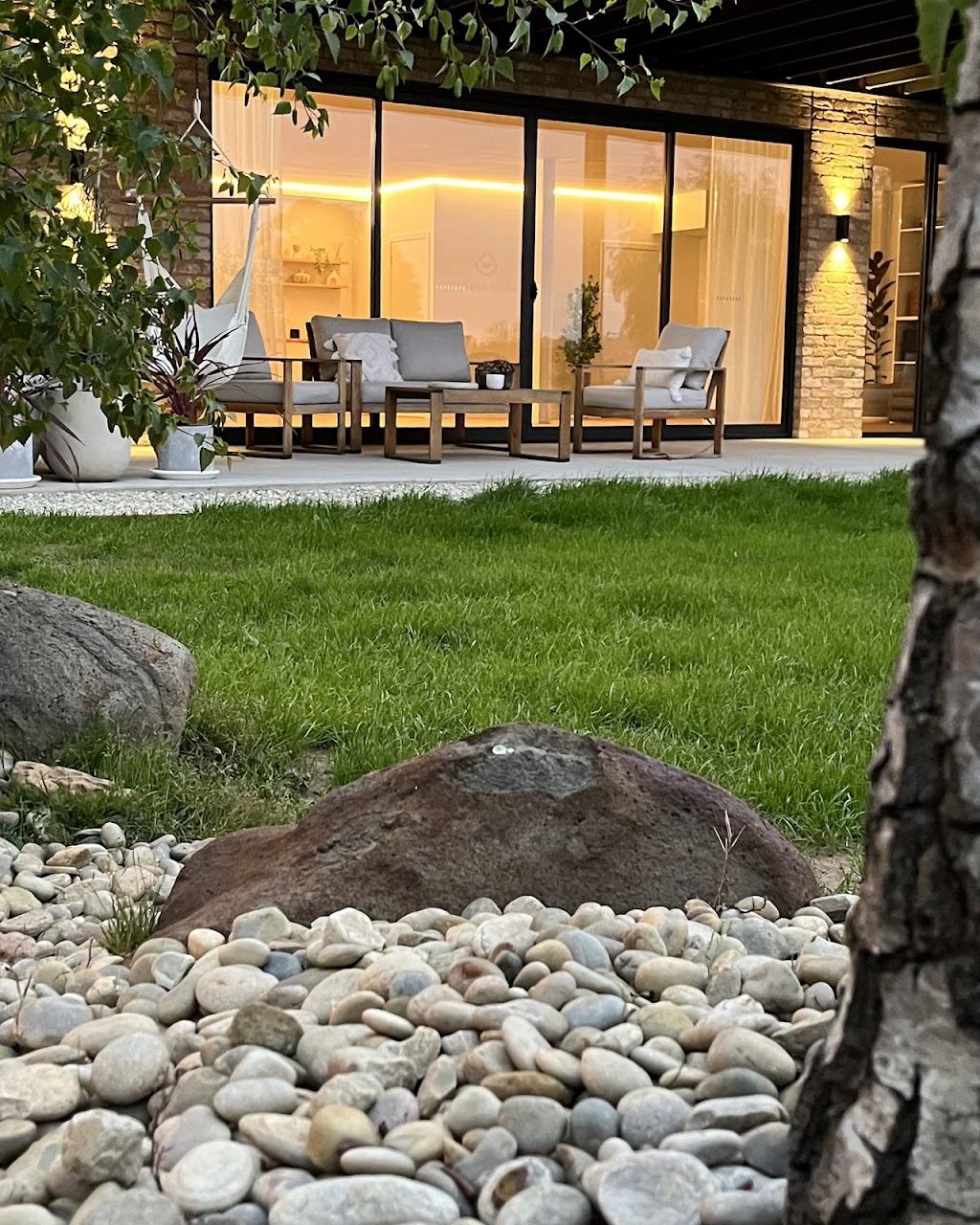 Sanara Studio | 57 Kingston View Dr, Kingston TAS 7050, Australia | Phone: 0422 969 810