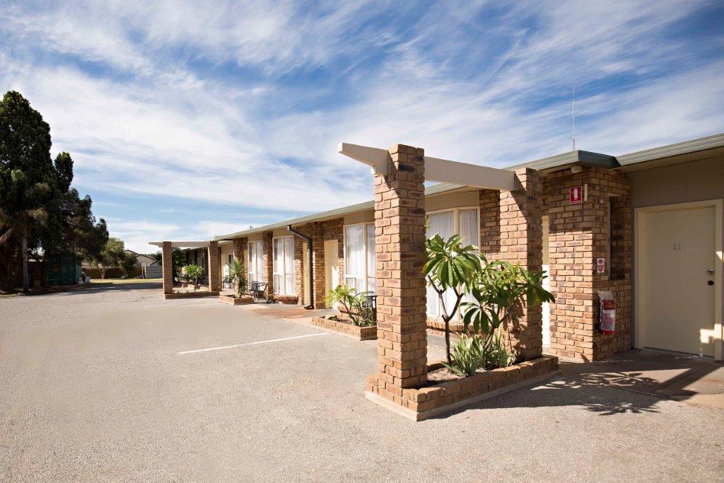 Flinders Motel on main | 151 Warnertown Rd, Solomontown SA 5540, Australia | Phone: (08) 8632 3555