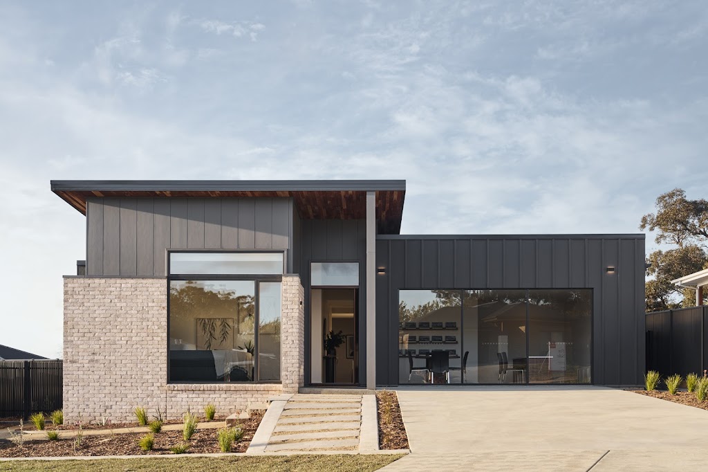 G.J. Gardner Homes Ararat (Millbrook Display Home) | 1 Omaroo Court, Ararat VIC 3377, Australia | Phone: (03) 5352 3298