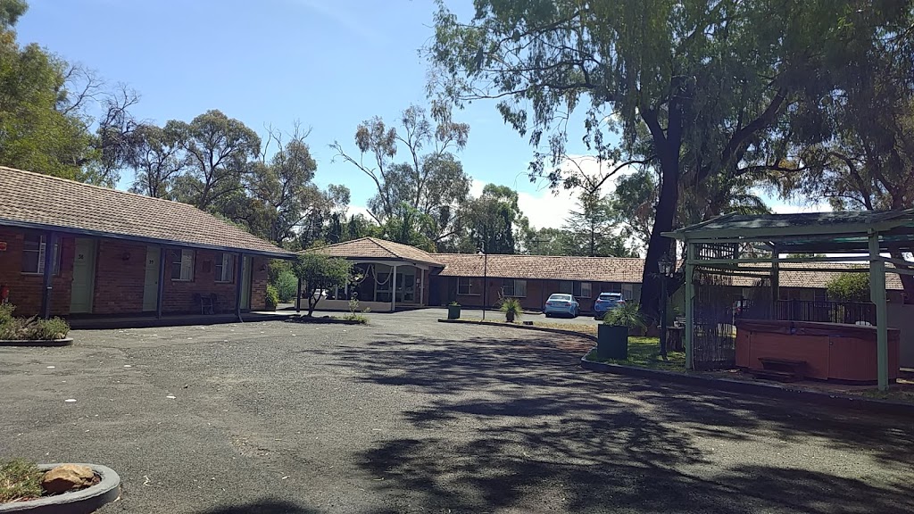 Matthew Flinders Motor Inn | lodging | Newell Hwy, Coonabarabran NSW 2357, Australia | 0268421766 OR +61 2 6842 1766