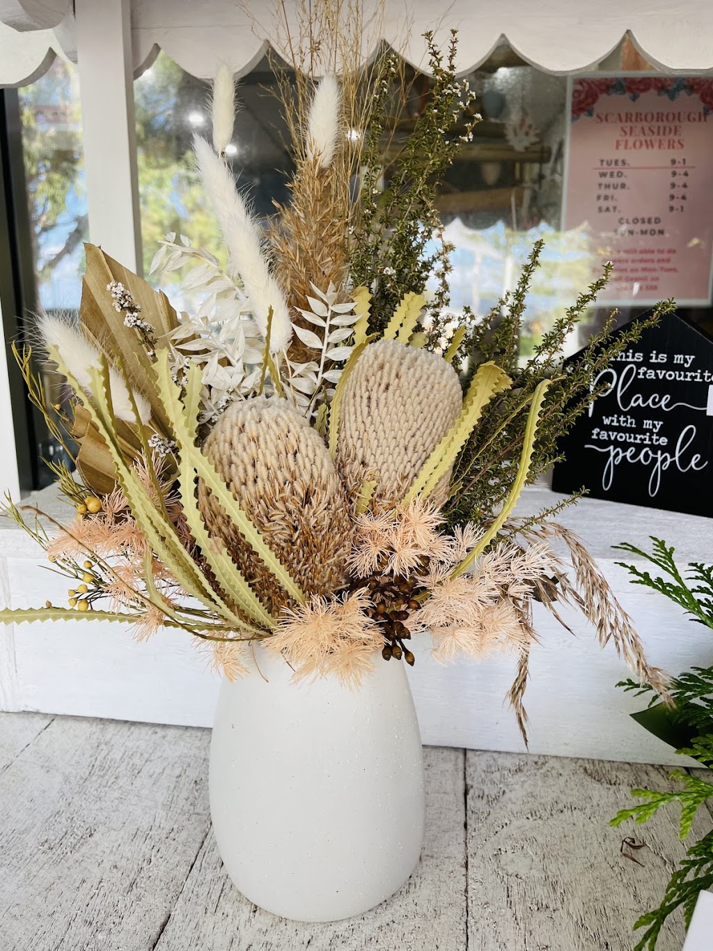 Scarborough Seaside Flowers | florist | 95 Landsborough Ave, Scarborough QLD 4020, Australia | 0478826338 OR +61 478 826 338