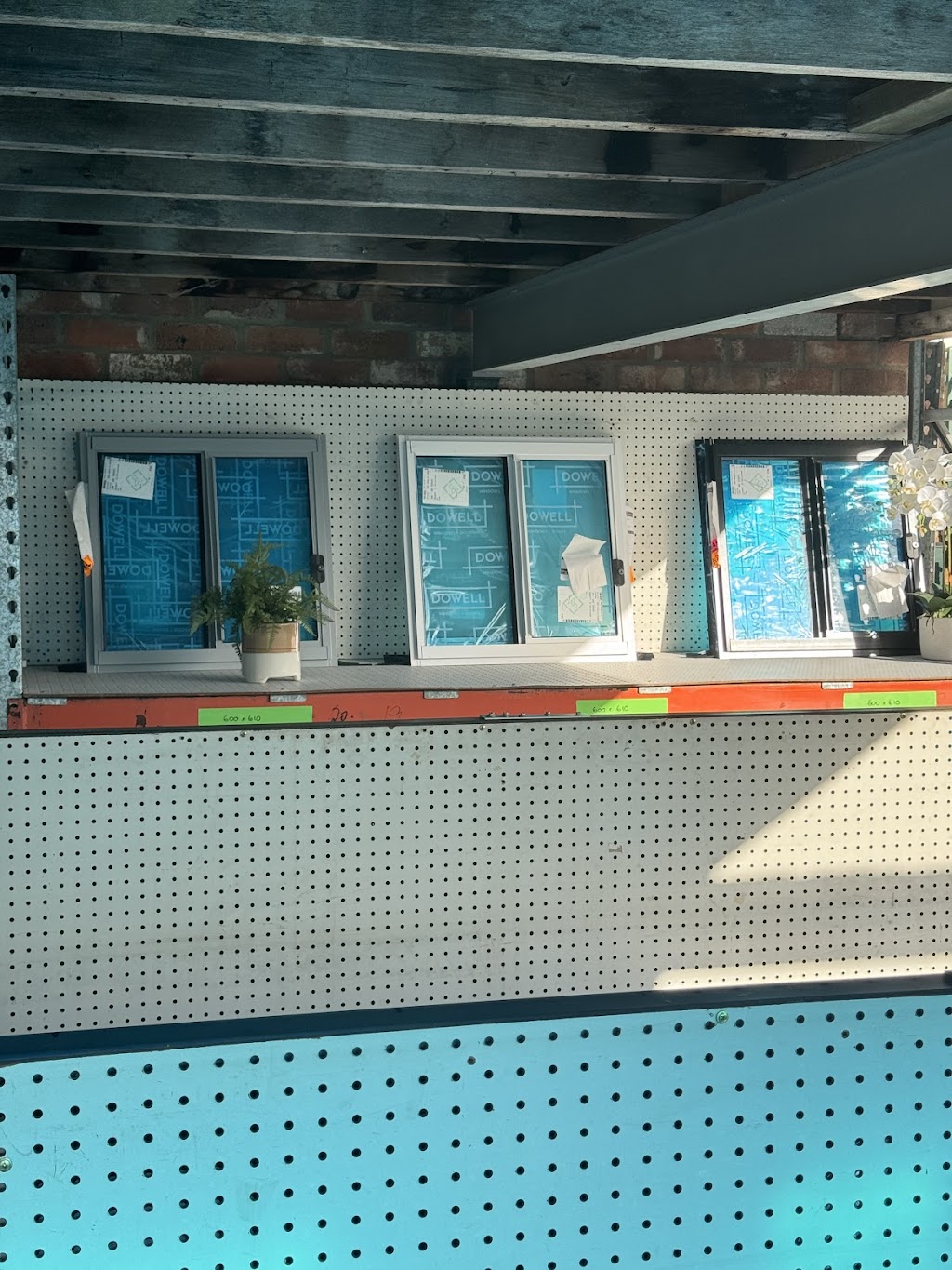 Up the lane Aluminium Windows and Doors | Armidale St, Abermain NSW 2326, Australia | Phone: 0417 244 774