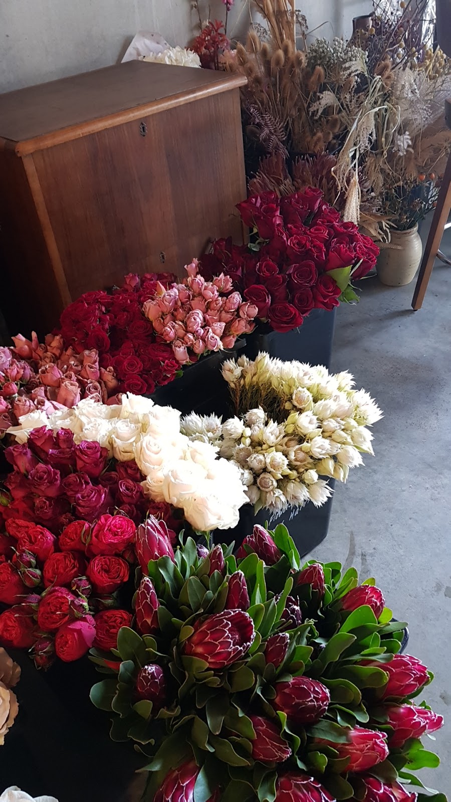 Flowers for Mrs Harris | florist | 6/7 Clark St, Dunsborough WA 6281, Australia | 0414525146 OR +61 414 525 146