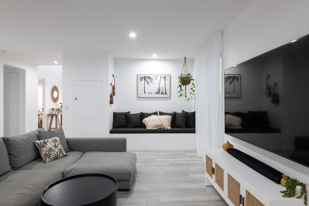 Coastwide Painting & Decorating | 44 Kendall Cres, Bonny Hills NSW 2445, Australia | Phone: 0423 936 341