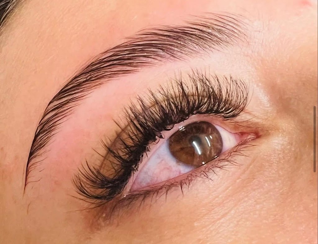 The lash and Glow Beauty Parlour | B Lansell square, Shop 137/267 High St, Kangaroo Flat VIC 3555, Australia | Phone: 0422 841 529