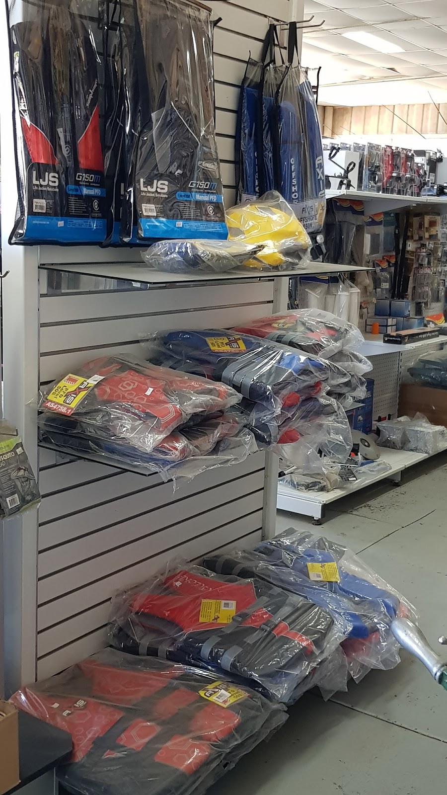 KJs Outdoor Marine and Fishing | 51 Scoresby St, Kerang VIC 3579, Australia | Phone: 0438 503 599