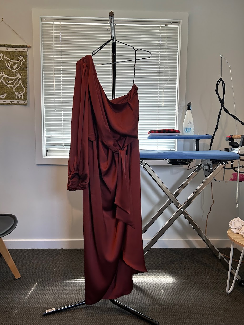 Valley Seamstress | 9 Ranelagh St, Ranelagh TAS 7109, Australia | Phone: 0401 690 786
