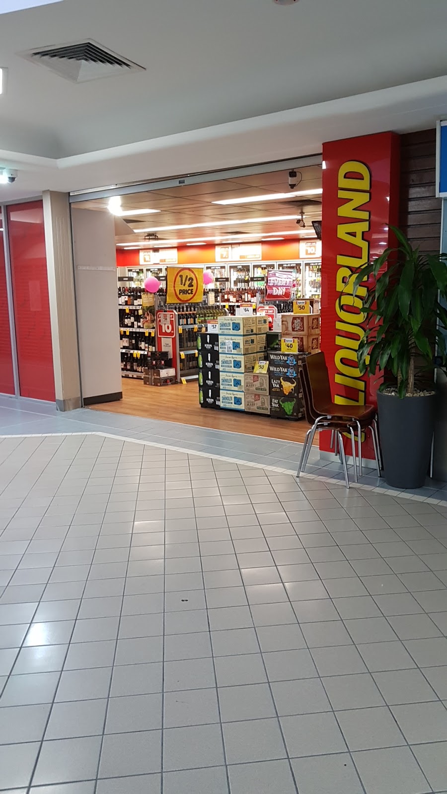 Liquorland Ashmore | store | Shop 4A-4C Ashmore City Shopping Centre Corner Nerang-Southport Road And, Currumburra Rd, Ashmore QLD 4214, Australia | 0755278061 OR +61 7 5527 8061