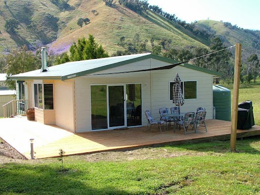 Halls on Falls Homestead | lodging | 440/444 Falls Ln, Strath Creek VIC 3658, Australia | 0357849232 OR +61 3 5784 9232