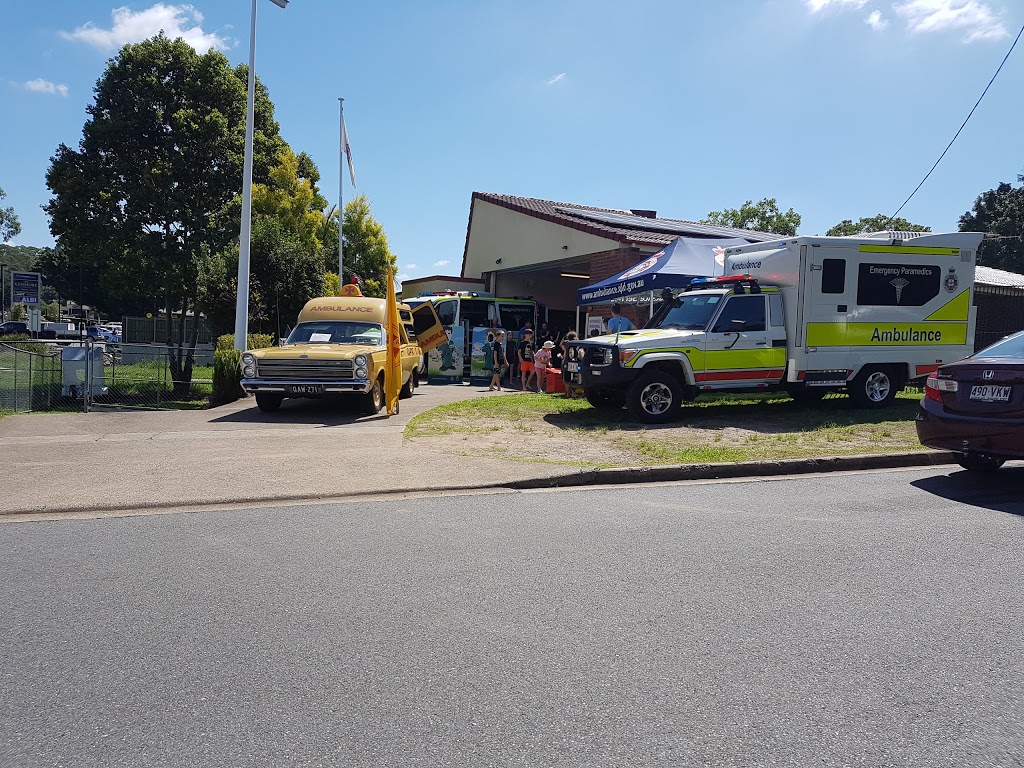 Kenmore Ambulance Station | health | Boblynne St, Kenmore QLD 4069, Australia | 0736351800 OR +61 7 3635 1800