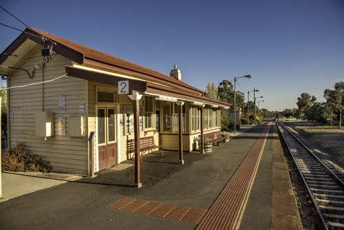 The Bank St Cottage | 9 Bank St, Avenel VIC 3664, Australia | Phone: 0400 902 054